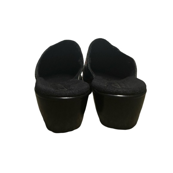 Clarks Collection Womens Black Leather Clogs Slip On Mules Size 7W Comfort - Picture 3 of 8
